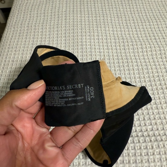 VS Elegant Black Strapless Bra - Picture 4 of 4